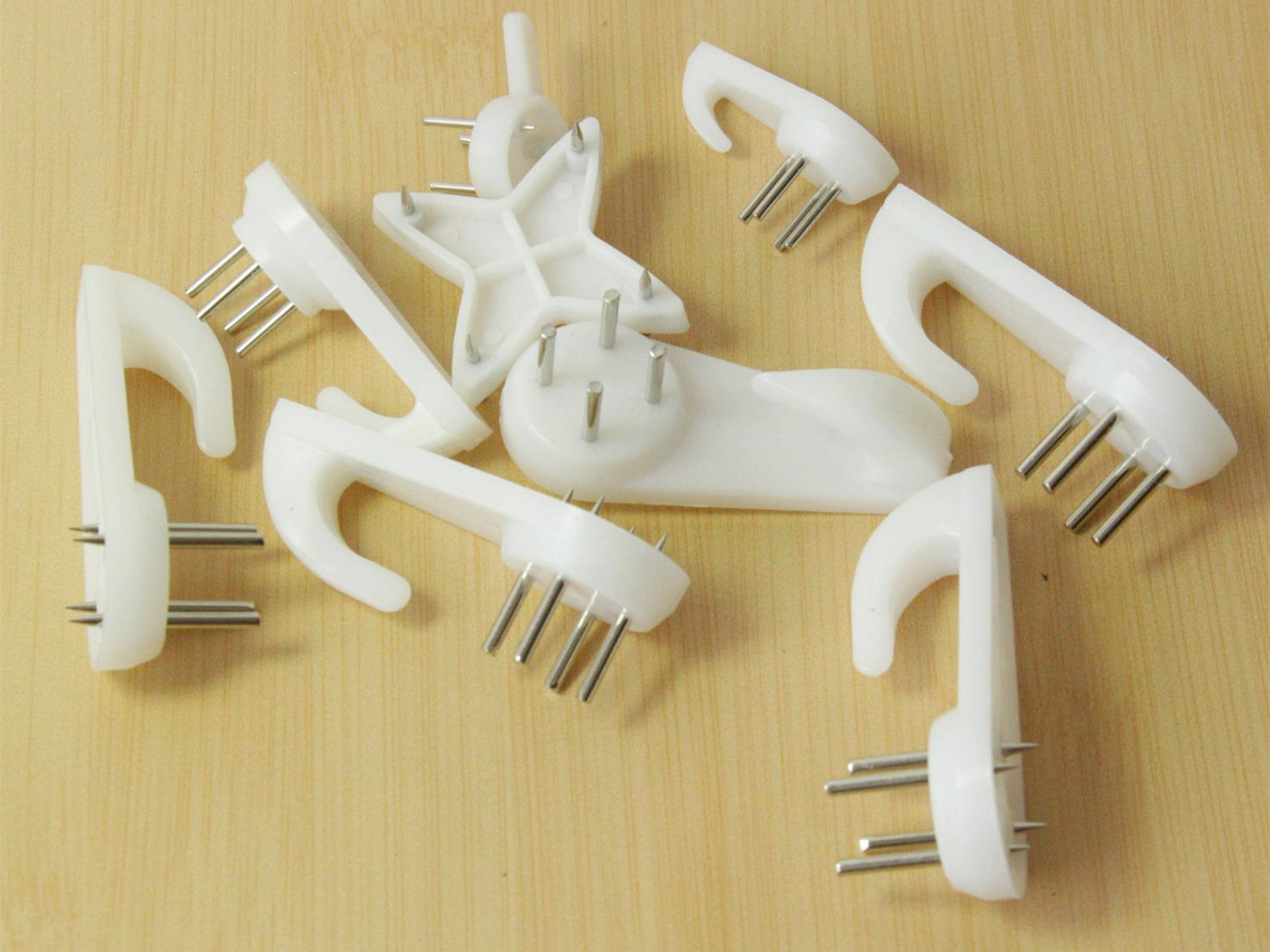 无痕挂钩好不好?怎么使用?无痕挂钩种类及使用注意事项详解(图1) 无痕挂钩好不好?怎么使用?无痕挂钩种类及使用注意事项详解(图1)